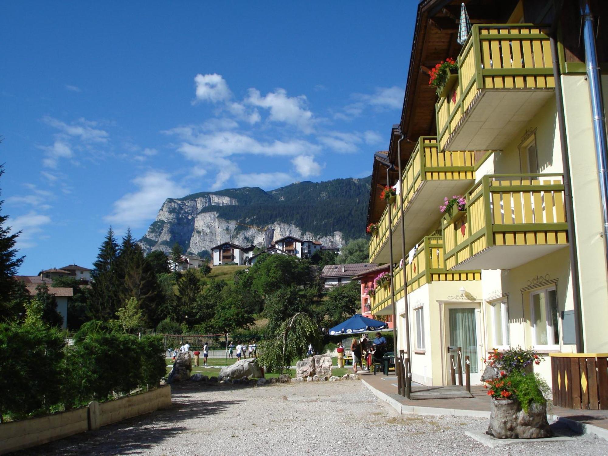 Hotel Garni Relax Fai della Paganella Exterior foto